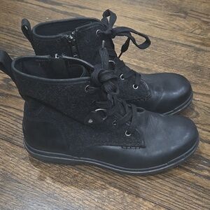 UGG women's hapsburg hiker Duck boots Black Dqek Charcoal Gray Size 9.5